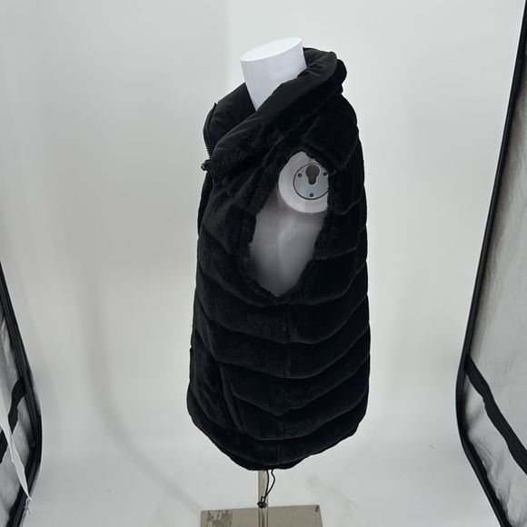 Ookie and Lala Carbon Puffer Vest Reversible to Grooved Faux Fur Size M NEW - Picture 5 of 15